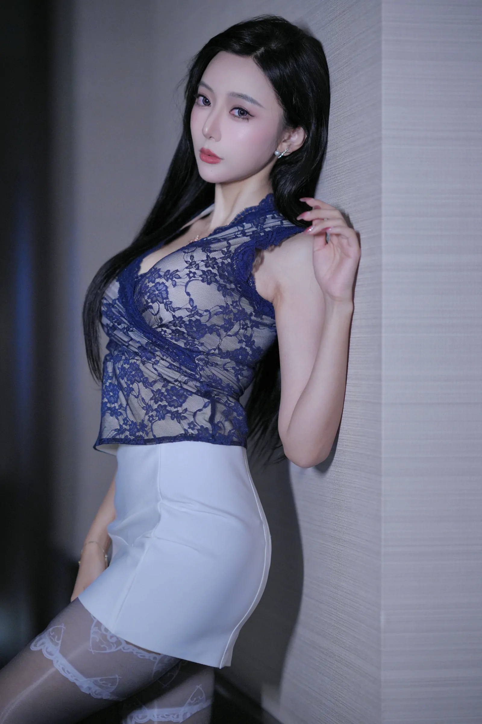 xiuren秀人网福利王馨瑶Yanni大尺度私拍写真丝里瑶