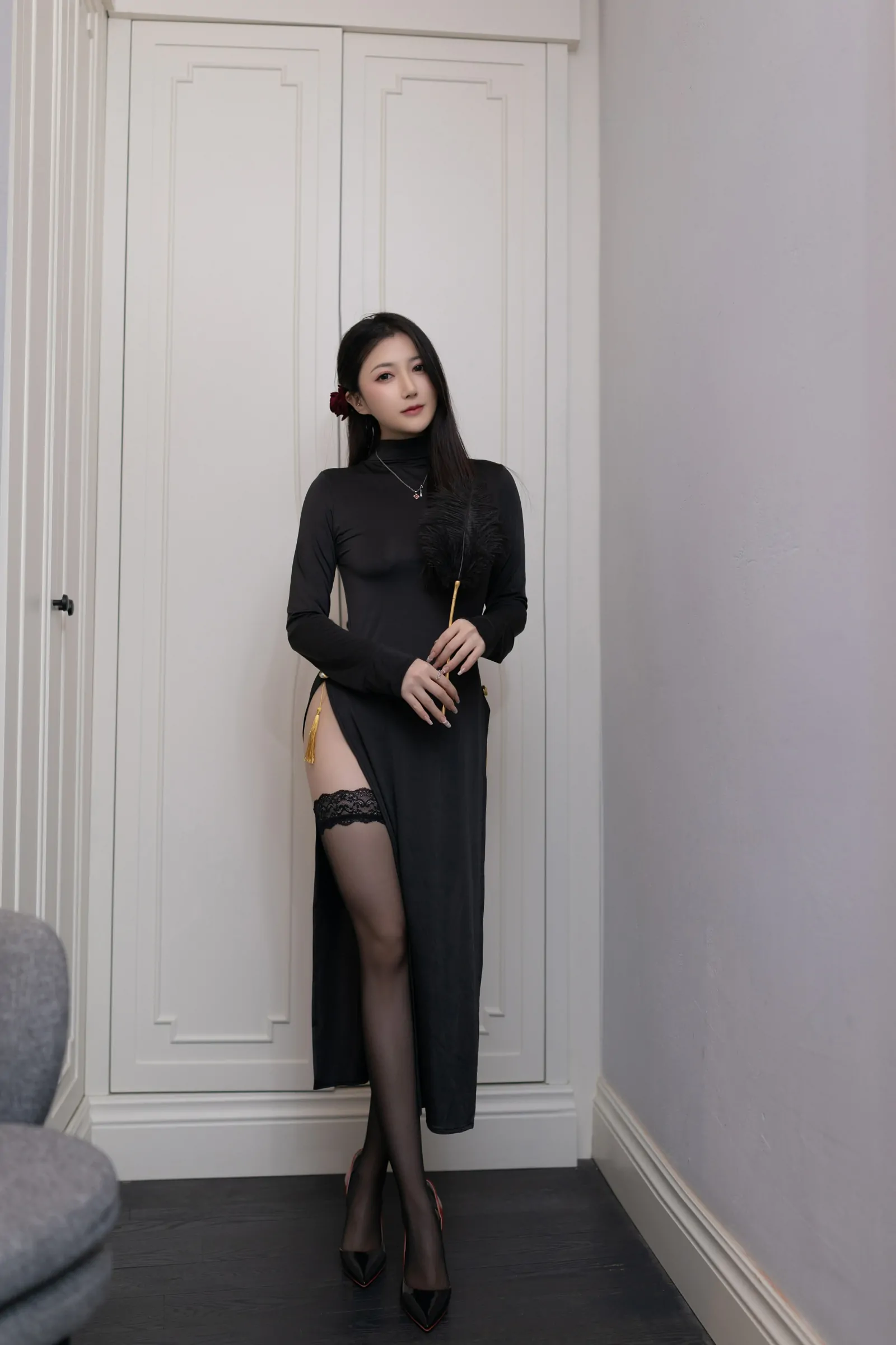 xiuren秀人网福利鱼子酱Fish大尺度私拍写真黑色连衣裙-女神汇
