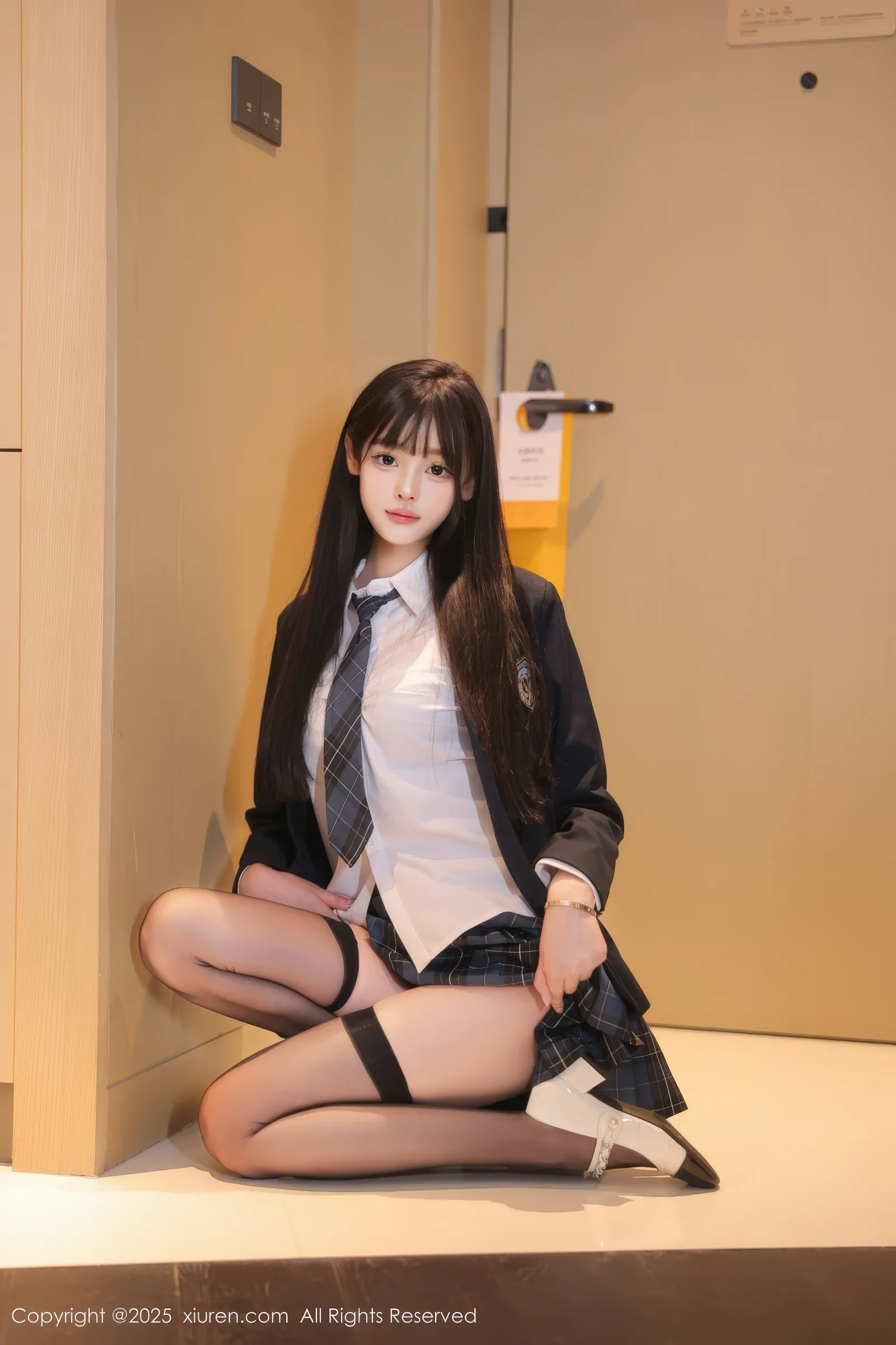 [Xiuren秀人网] 2025.02.08 NO.9853 余安安 [85+1P／250MB]-女神汇