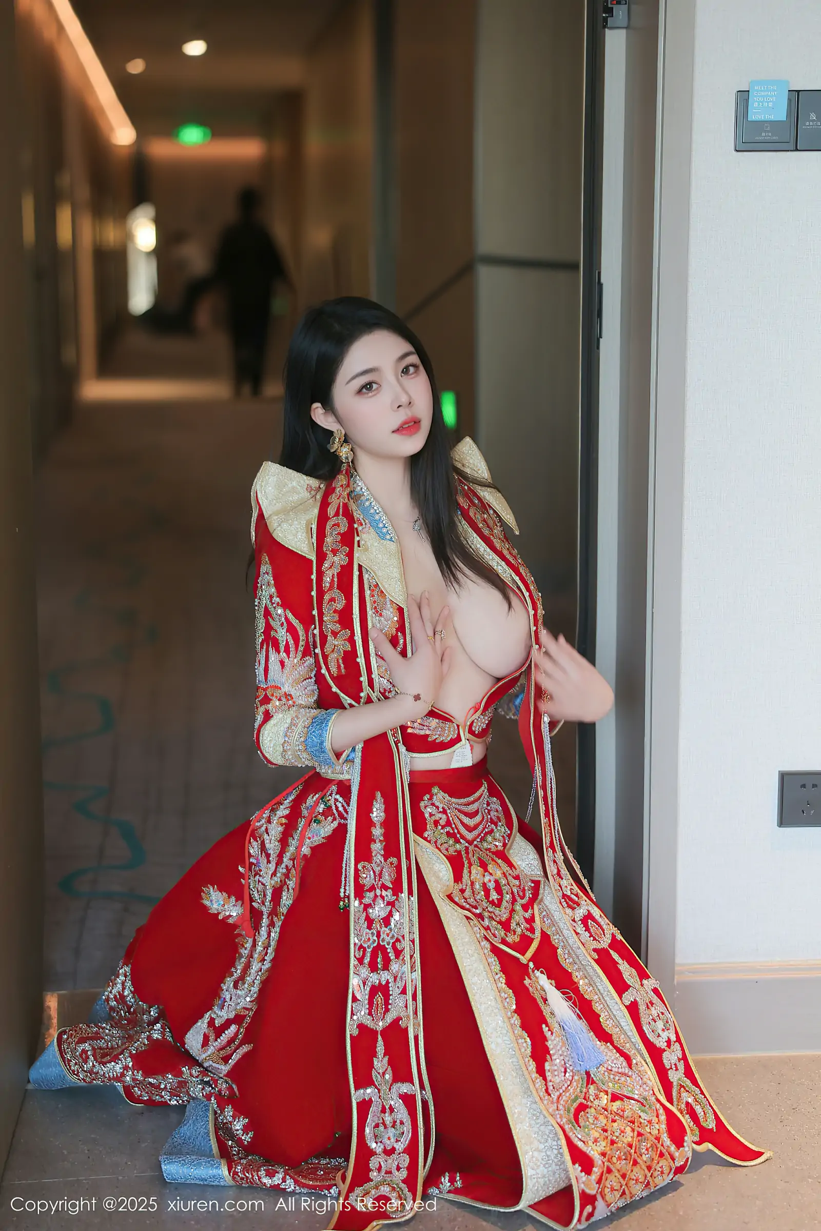 [Xiuren秀人网] 2025.02.11 NO.9869 林若凡F [74+1P／705MB]-女神汇