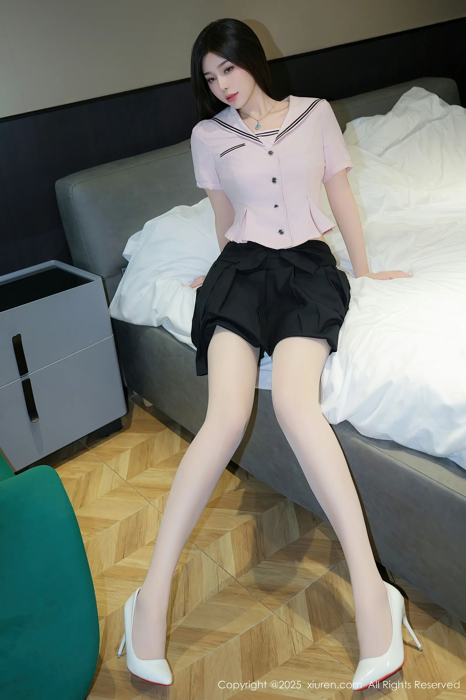 [Xiuren秀人网] 2025.02.17 NO.9892 曼柔 [63+1P／503MB]-女神汇