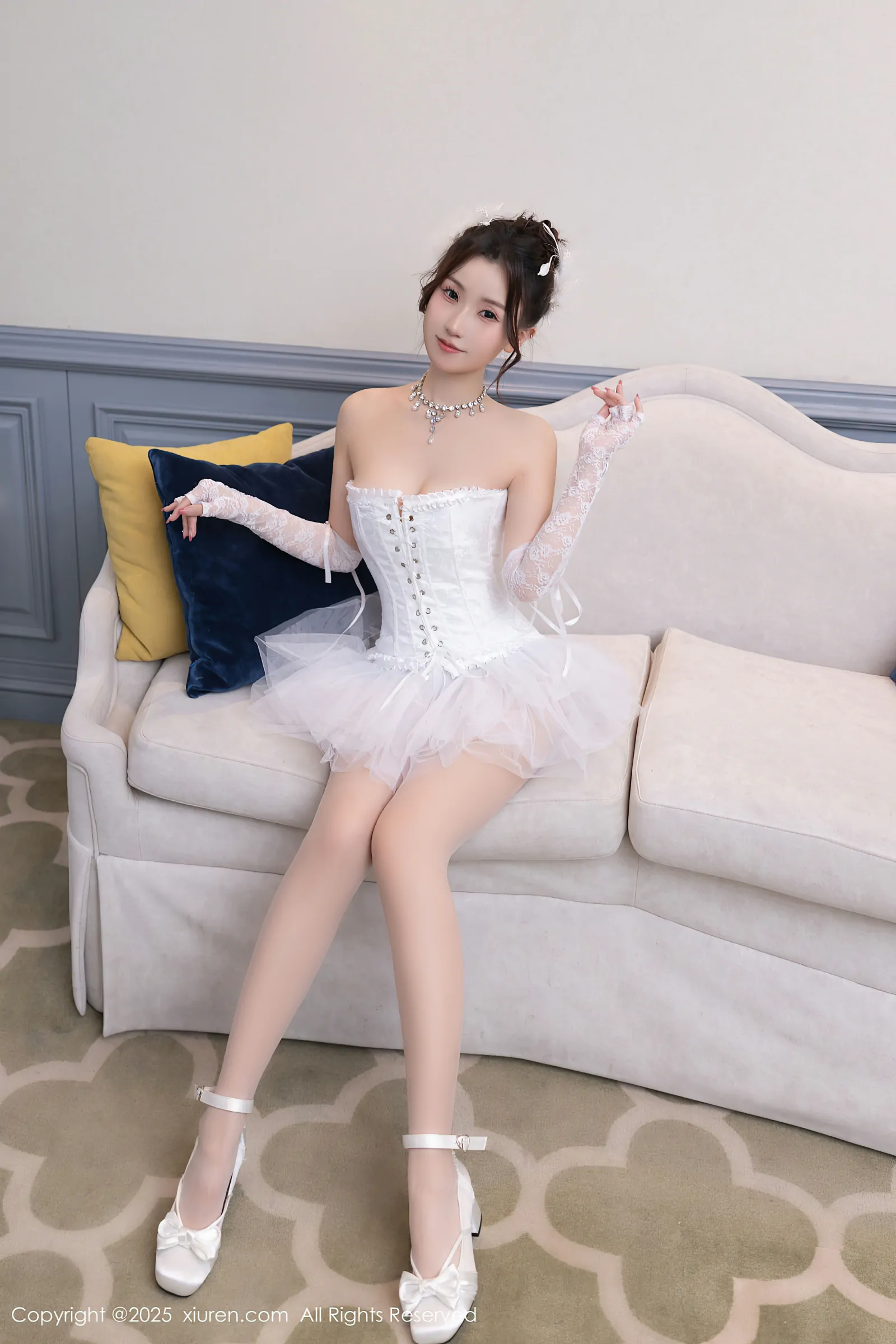 [Xiuren秀人网] 2025.04.16 NO.10161 杏子Yada [82+1P／758MB]-女神汇